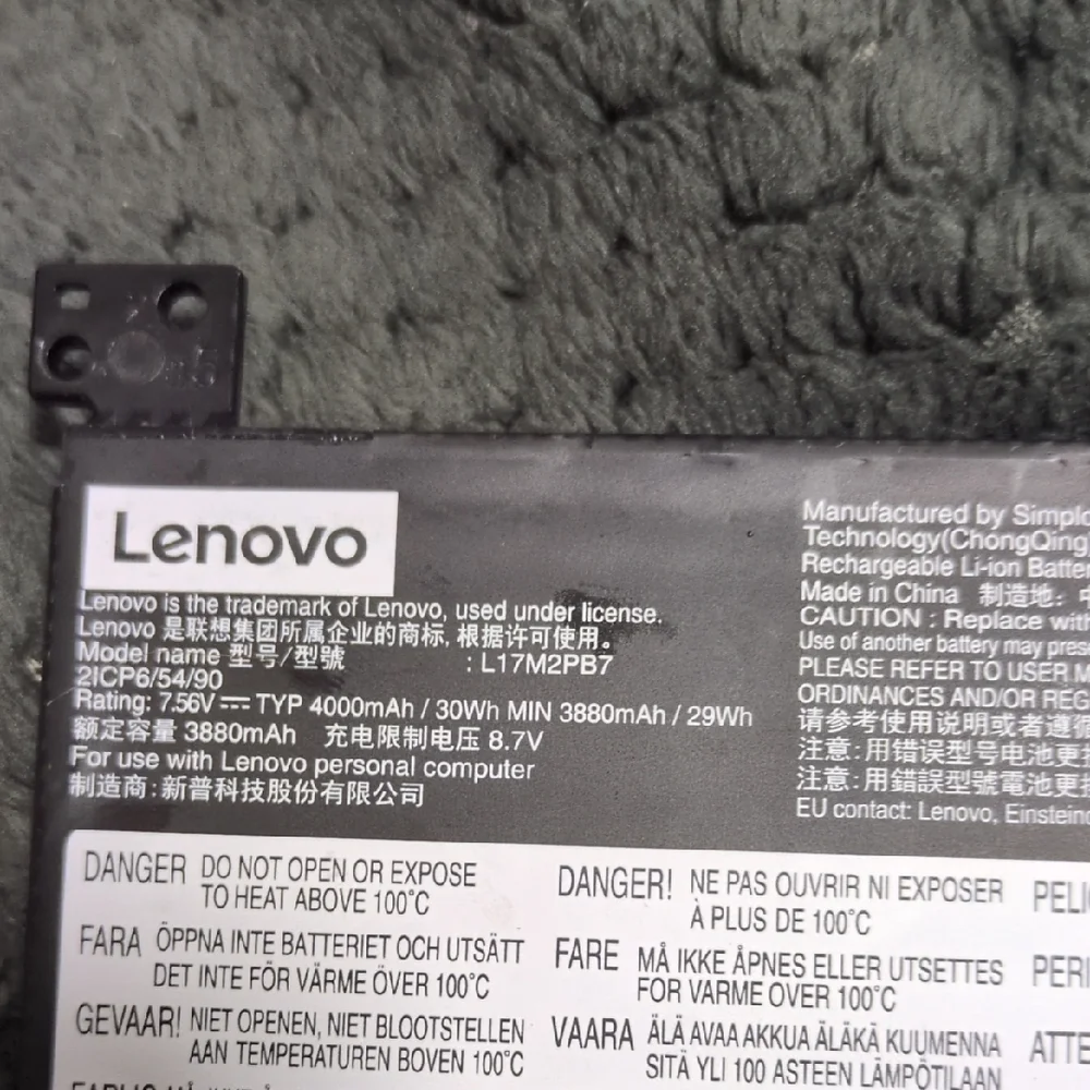 Lenovo Black Laptop Battery L17m2pb7 3880mah